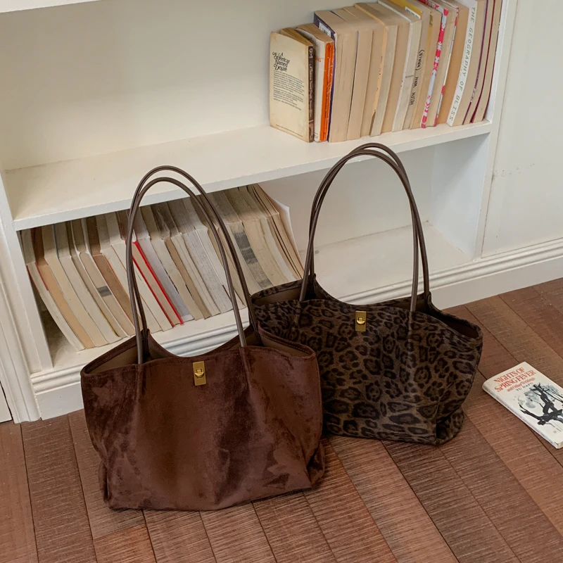 Retro Leopard Print Suede Tote - Women'S Bags Handbags recension och pris